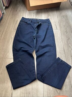Women’s Dark Blue Straight-Leg Jeans